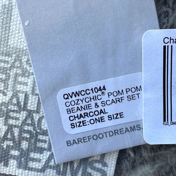 NWT Barefoot Dreams CozyChic Pom Pom Beanie & Scarf Set Charcoal OS Luxe Gift - Picture 3 of 3